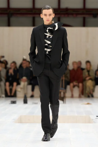 Look 3